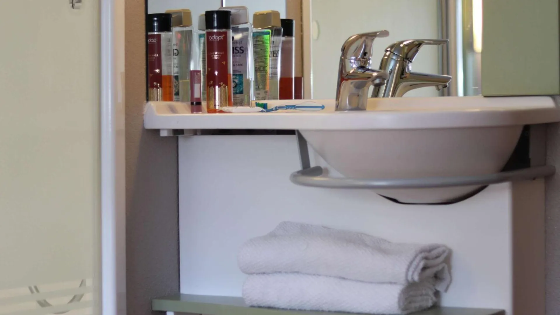 Hotel Ibis Budget La 19eme 2*