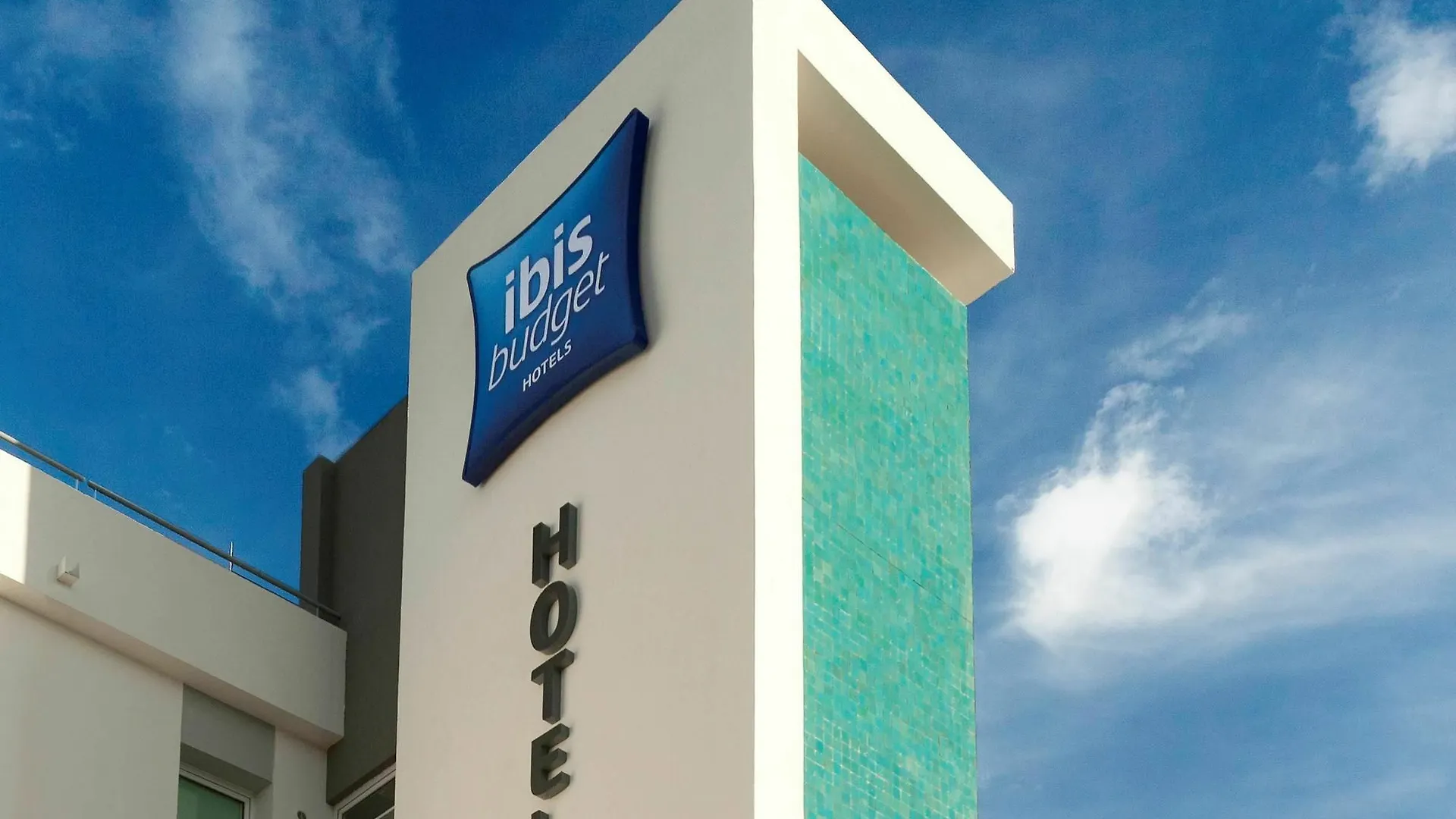 Ibis Budget La 19eme 2* פריז